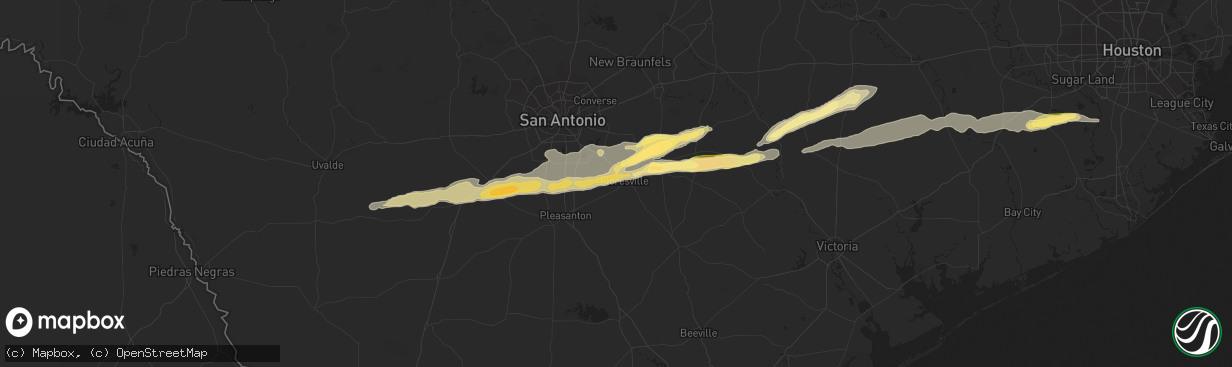 Hail map in Floresville, TX on April 14, 2014