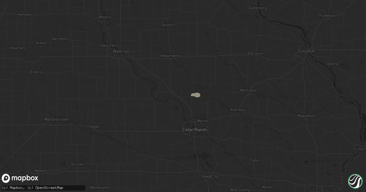 Hail map in Center Point, IA on April 17, 2025