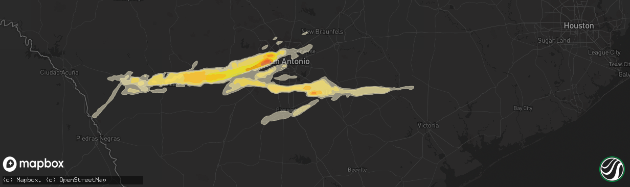 Hail map in Floresville, TX on April 24, 2015