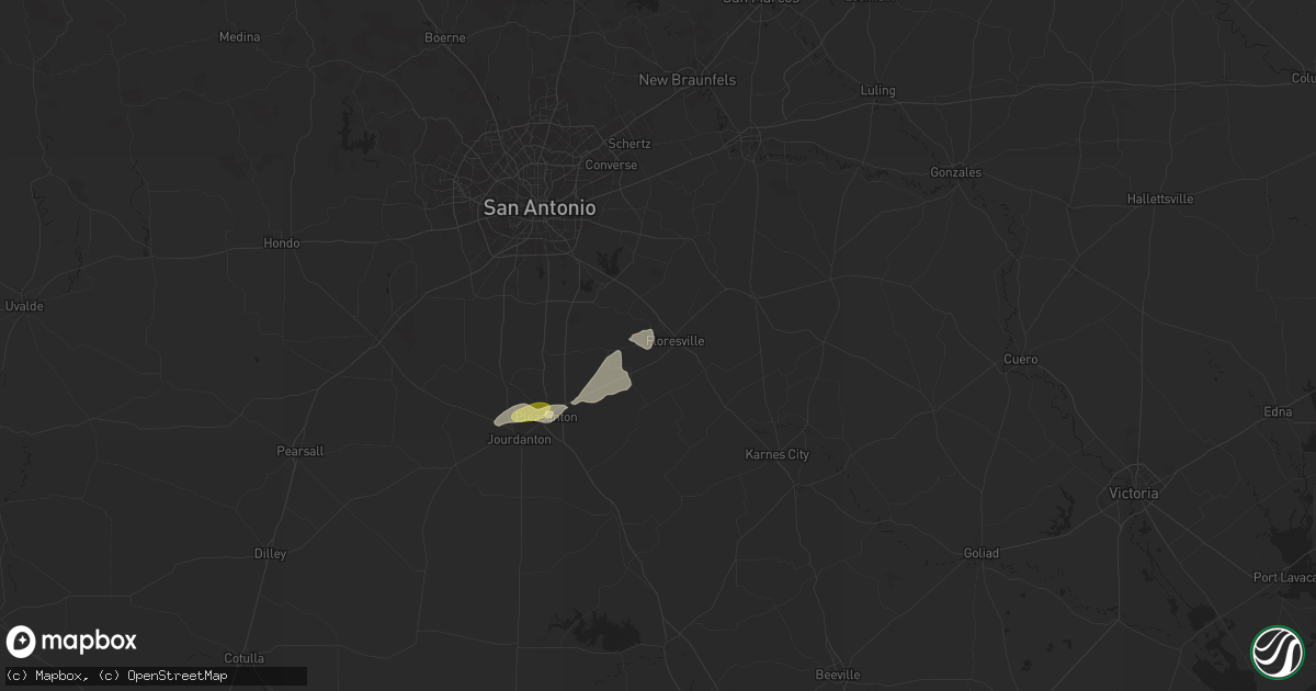 Hail map in Floresville, TX on May 5, 2025